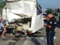 Фура с украинскими номерами врезалась в микроавтобус Кобуска – Кишинев: пострадали три пассажира 