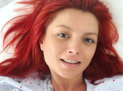 Рыжеволосая звезда «Евровидения» родила девочку