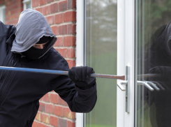 Бандиты совершили серию квартирных грабежей в Теленештах 