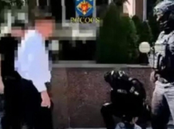 В Кишиневе задержали двух мужчин, подозреваемых в торговле влиянием для аннулирования штрафов