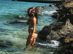 Молдавская телеведущая продемонстрировала великолепную фигуру на отдыхе в Болгарии