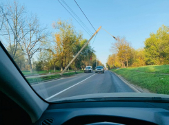 В Кишиневе может рухнуть электрический столб и спровоцировать трагедию