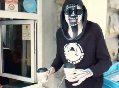 Carla’s Dreams спел на улице за чашку кофе