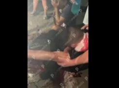 (18+) Жители Слобозия Маре на заправке набросились на двух украинцев с ножом