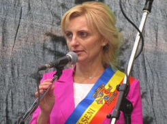 Примар Страшен припомнила тех, кто «ввел сюда войска в 1812 году, а затем в 1940 году»