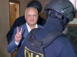 Прокуроры любыми путями намерены добиться помещения Додона в СИЗО на 30 суток