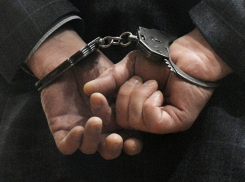 Кинули пенсионерку на 100 тыс. леев. В Кишиневе задержаны двое мужчин за онлайн-мошенничество с инвестициями