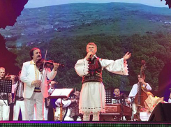 Священника-педофила из Румынии восторженно приняли сторонники унии в Кишиневе