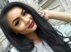 Потрясающие ноги показала на улицах Кишинева «жгучая» сексуальная модель