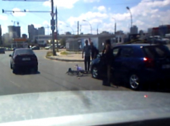 Невнимательная брюнетка за рулем авто сбила велосипедиста на Рышкановке