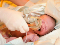 Захлебнувшийся молоком младенец попал в реанимацию в Кишиневе