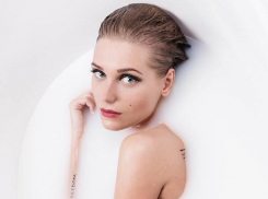 «Визуальный оргазм»: обнаженная Кристина Асмус показала в ванне свое чувство юмора