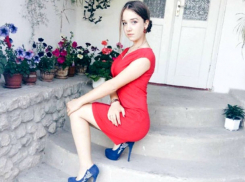 Изнасилование и убийство выпускницы школы ударом ножа в сердце шокировало украинцев