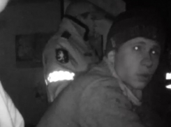 Юные гости столицы вышли на ночную охоту за алкоголем и попались на ограблении киоска