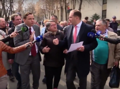 Нэстасе сбежал от представителя президентуры, попытавшегося поговорить с ним