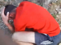 В Одессе избили мужчину в футболке с серпом и молотом 