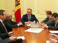 Активизацию экспорта в Россию плодов и вина совершают в Москве советники президента Молдовы