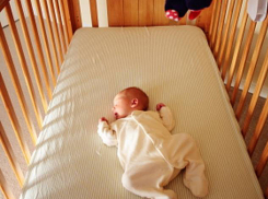 Подробности двойной трагедии в столице: малыша, запертого с погибшей мамой, доставили в неврологическое отделение