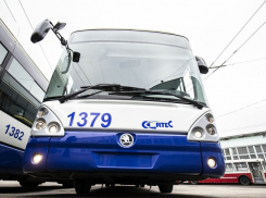 В центре Кишинева мужчина скончался в троллейбусе