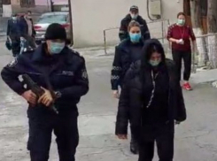 За слова придется ответить: женщину, оболгавшую Георге Петика, доставили в суд 