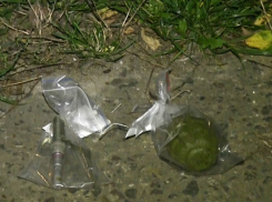 Боевую гранату между домами обнаружил с помощью мобильника молодой человек в Рыбнице