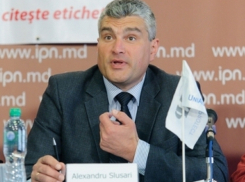 «Стыренные у детей» белые сапоги демократа Цуцу стали предметом насмешек