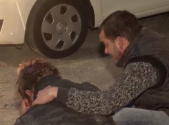 Кровавую драку устроили четверо молодых матерщинников в столичном парке 