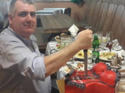 Любителя полуголых танцовщиц и сладких женских бюстов из Австрии схватили в Молдове