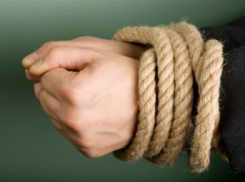 Четырех молодых людей задержали за похищение девушки