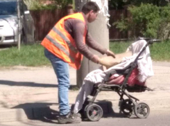 «Ничего святого»: работники Сильвии Раду превратили детскую коляску в урну