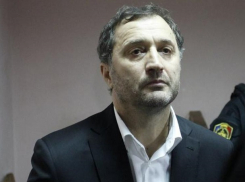 Суд неожиданно приостановил рассмотрение второго дела Филата