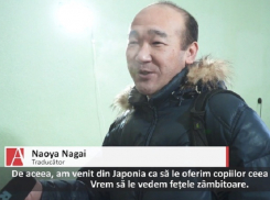 Участники японского телешоу прибыли в Страшены, чтобы подарить местным улыбки и хорошее настроение
