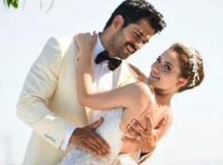 Секс-символ Турции сыграл романтическую свадьбу с известной актрисой