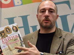 Известного российского писателя  выслали из Молдовы