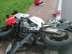 Мотоциклист наехал на пешехода и погиб в Окнице