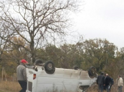 Микроавтобус с заснувшим водителем перевернулся под Кишиневом
