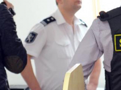 Парень совершил аварию и попытался подкупить полицейского за рубли в Кишиневе