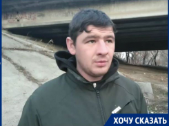 Кишиневцы кормят группу бездомных взамен на личную безопасность 