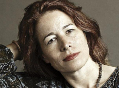 Известная философ и автор книг о риске погибла на пляже, спасая детей   