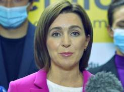 Госпожа президент обзаводится обслугой - личным поваром и официантом