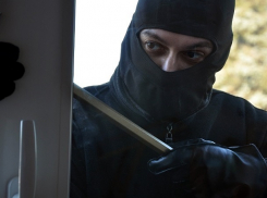 Итальянец застукал жену в постели любовника-соседа после ограбления своего дома