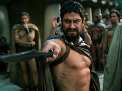 Сыгравший царя Леонида голливудский актер попал в ДТП перед премьерой своего фильма в Молдове