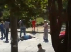 Сбитую красной иномаркой женщину в Кишиневе показали на видео