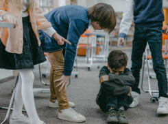 Дикость. В Сынжерее 8-летняя школьница оказалась в больнице после конфликта с ученицей