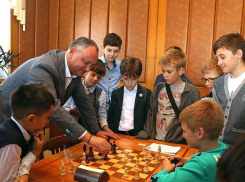 Игорь Додон принял участие в открытии Чемпионата Кишинева по шахматам