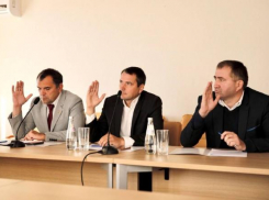 Комитет национального спасения формирует Народное правительство и Народный трибунал, который будет судить нынешних правителей за узурпацию государственной власти