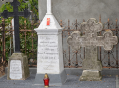 Восстановлены надгробия семьи статского советника Ивана Нелидова на Армянском кладбище Кишинева 