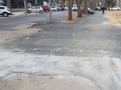 Оригинально: коммунальщики покрасили залатанные ямы в Кишиневе