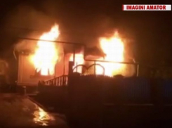 Пожар в селе Шишканы - огонь тушили срочно вызванные из других районов машины