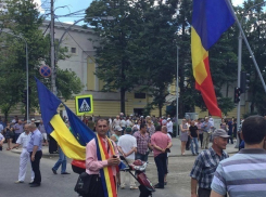 Флаги Румынии и чернокожий унионист из Сьерра-Леоне «засветились» на митинге «за Молдову»